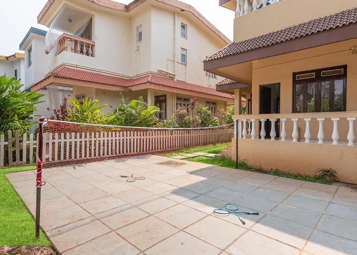 Candolim Beach Stay - 2 Minutes Walk To Beach